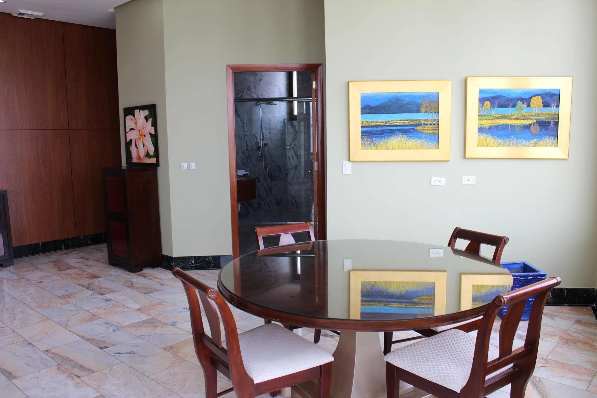 Torres De Alba Hotel & Suites Panama Stadt Exterior foto