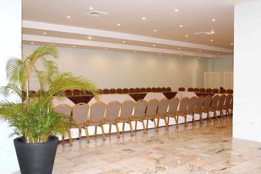 Torres De Alba Hotel & Suites Panama Stadt Exterior foto